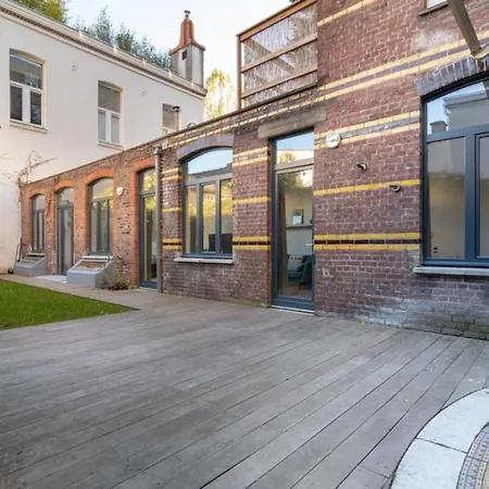 Centre - Beautiful With Garden !